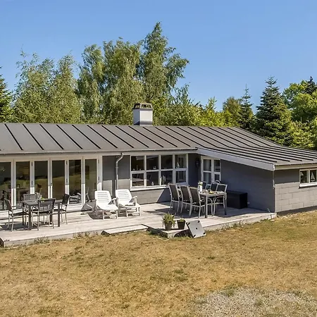 Semesterbostad Oddi - 500m From The Sea By Interhome